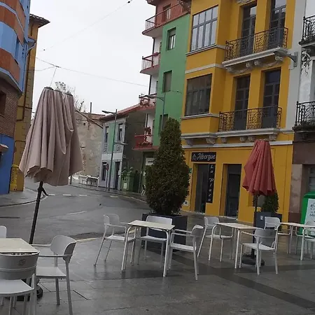 La Plaza ホステル *